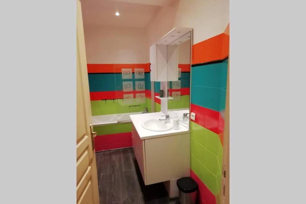 Tulle : Bel Appartement Lumineux En Centre Ville מראה חיצוני תמונה