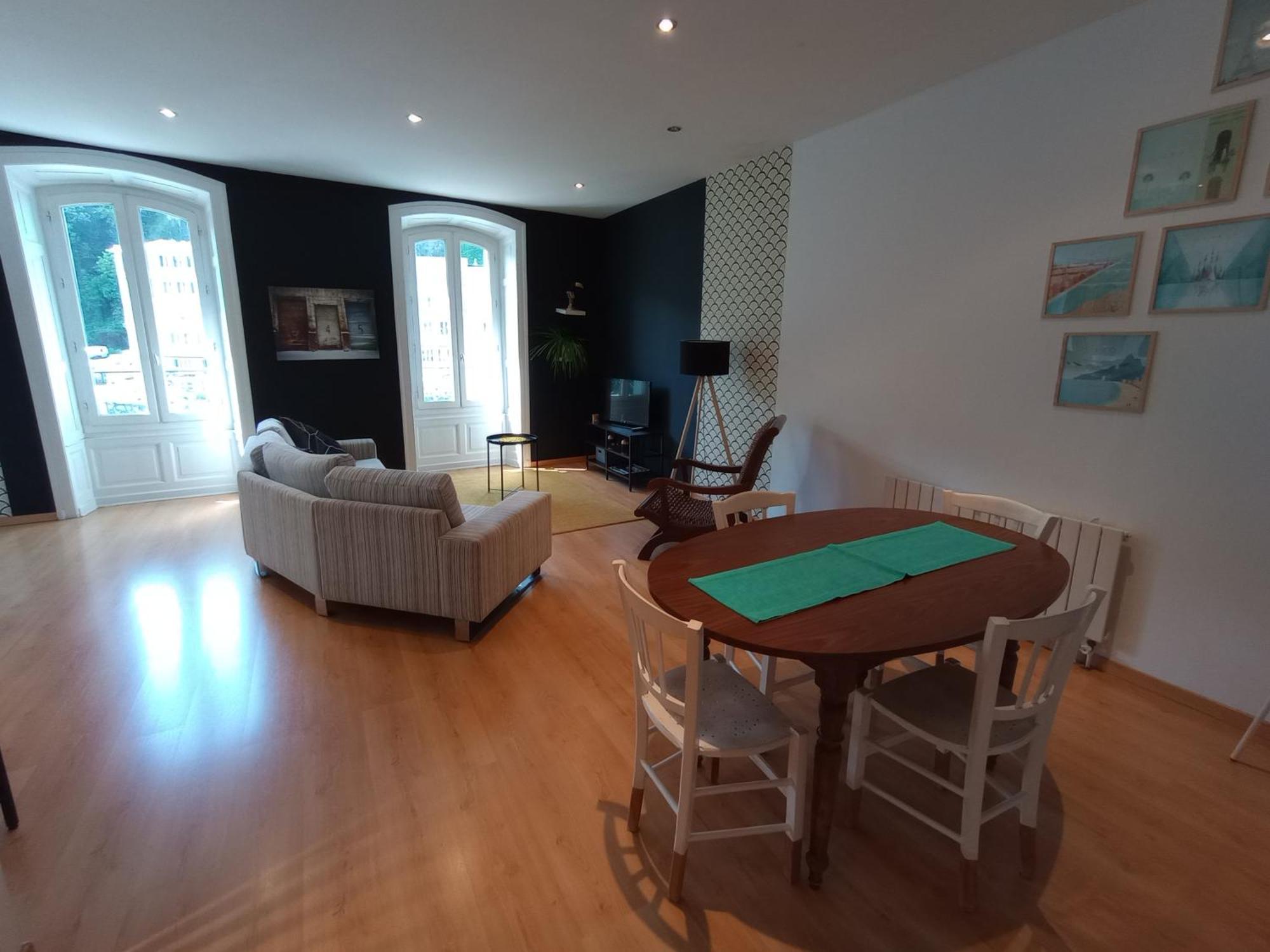 Tulle : Bel Appartement Lumineux En Centre Ville מראה חיצוני תמונה